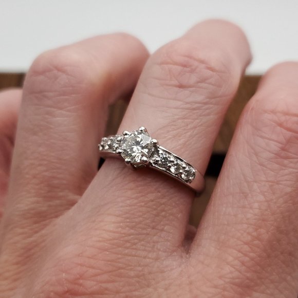 Size 9 925 Sterling Silver Clear Moissanite Diamonds Ring - Picture 4 of 9